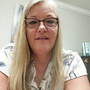 Meet your Posher, Carla